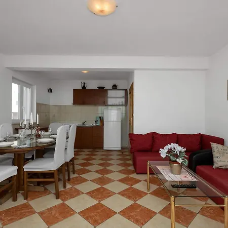 Vele Duplex-wohnung Mit Terrassen Und Meerblick By Interhome Apartment *